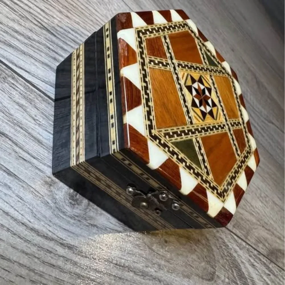 Unbranded beautiful handcrafted